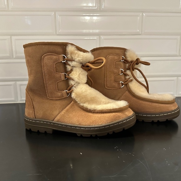 Ugg Mukluk revival (style 53010) - Picture 1 of 5